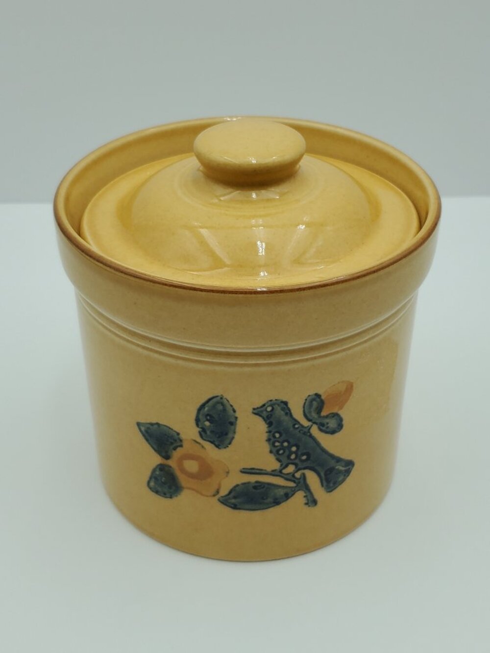 Pfaltzgraff America 1 Qt Bird Canister Blue Sponge Bird Storage Crock